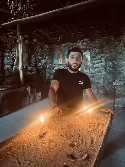  ,   Vahan, 27 ,   ,   