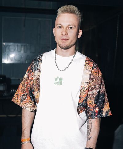  ,   Artyom, 27 ,   ,   