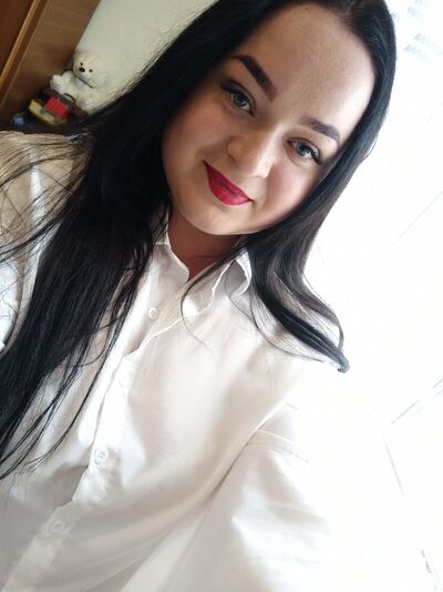  ,   Kristina, 29 ,   c 