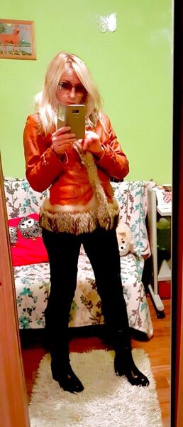  ,   Julia, 44 ,   ,   , c 