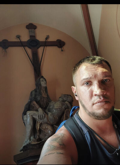  ,   Olegas, 41 ,   ,   