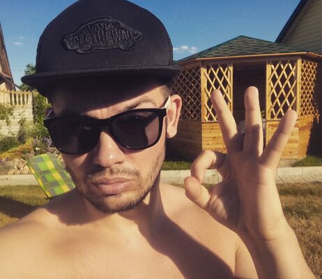  ,   Aleks, 32 ,   ,   