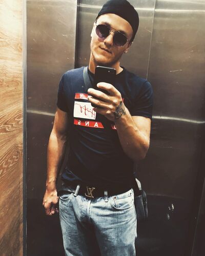  King George,   , 27 ,   ,   