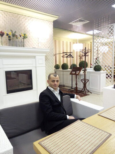  ,   Leon, 44 ,   ,   , c 