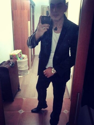  ,   Denis, 32 ,   ,   , c 