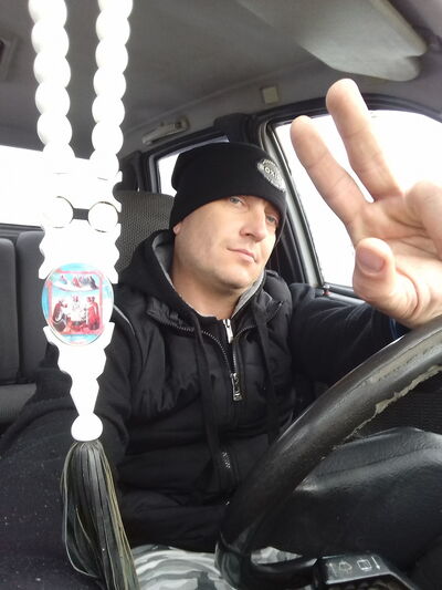  ,   Oskar, 37 ,   