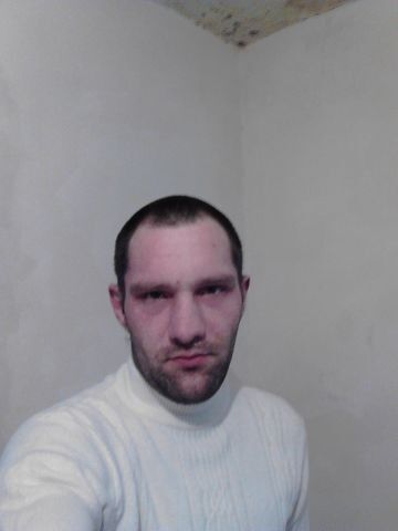  11794779  Armen, 44 ,    -