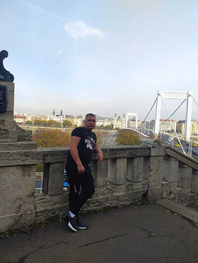  ,   Alexander, 32 ,   ,   