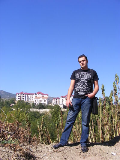  ,   Levon, 80 ,   ,   , c 