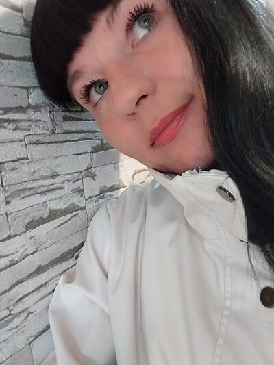 ,   Anna, 41 ,   