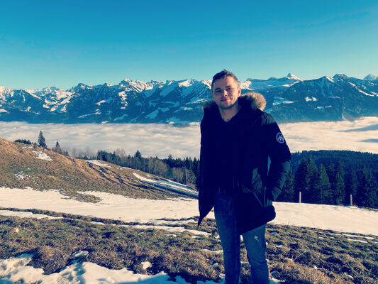  Frick,   Iulian, 33 ,   ,   , c 