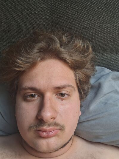  ,   Szymon, 21 ,   ,   