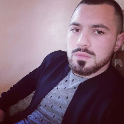 ,   Arayik, 28 ,  
