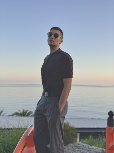  ,   Victor, 26 ,  