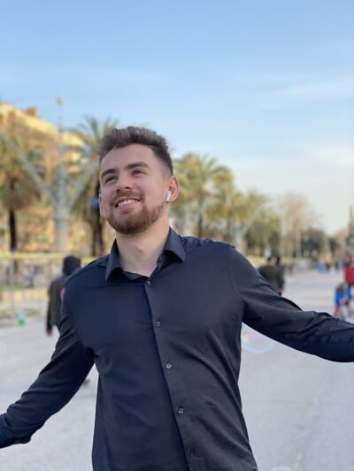  Torrevieja,   Mykola, 31 ,   ,   , c 