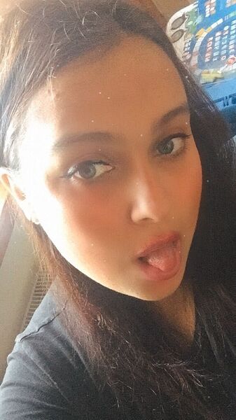  ,   Adelina, 26 ,   c 