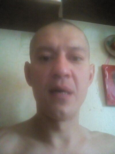  ,   Djoni, 43 ,   