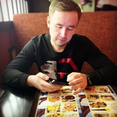  ,   Viktor, 33 ,   c 