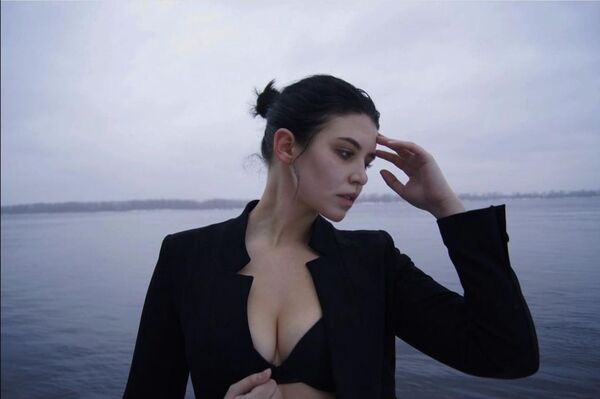   ,   Marina, 25 ,   ,   