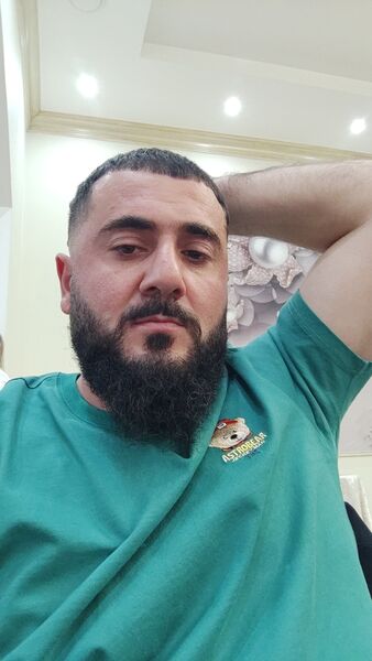  ,   Arakel, 35 ,  