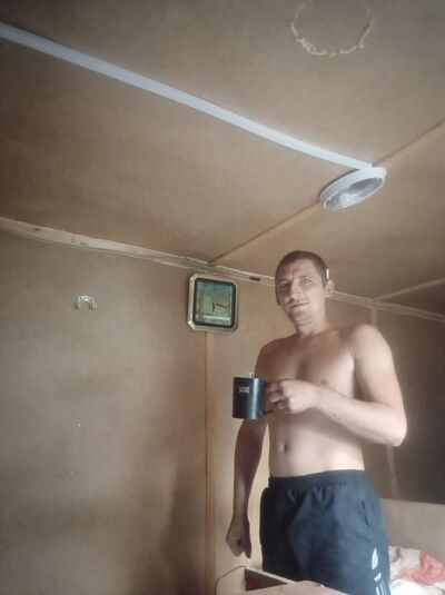  ,   Leonid, 33 ,   , c 