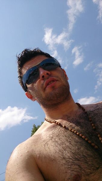  ,   Narek, 35 ,   