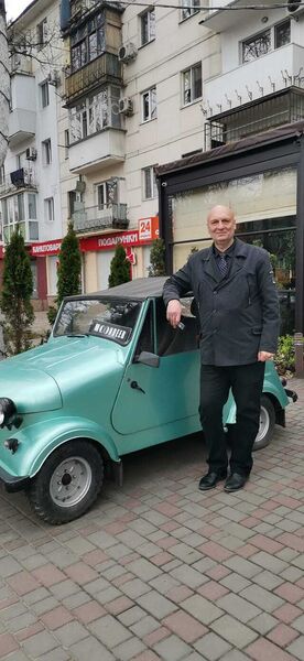 Palais-Bourbon,   Mark Daniel, 61 ,   ,   