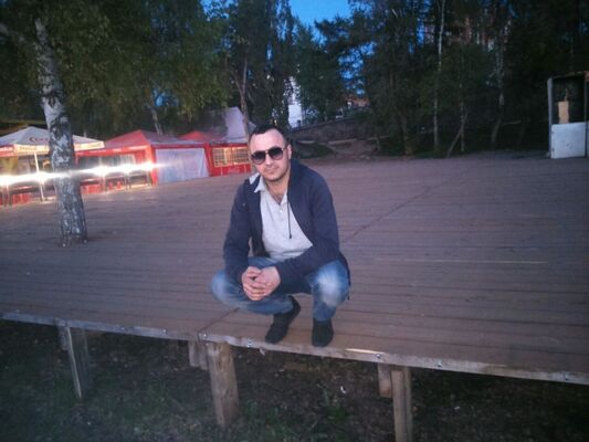  ,   Ali, 42 ,   