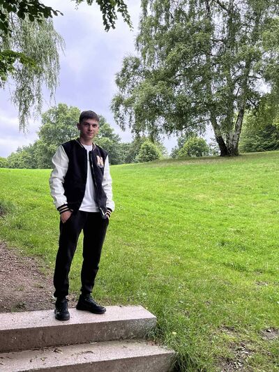  ,   Ruslan, 21 ,   ,   
