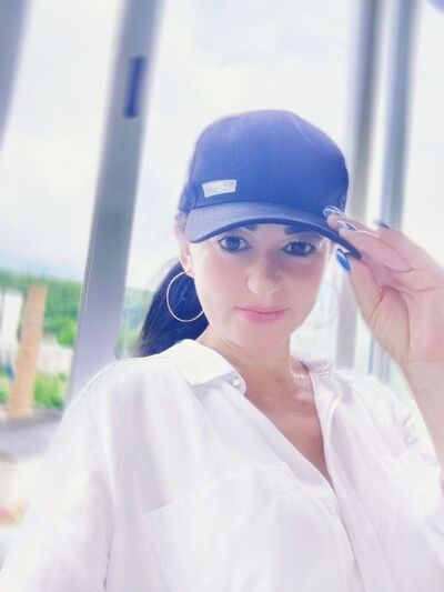  ,   Olenka, 44 ,   c 