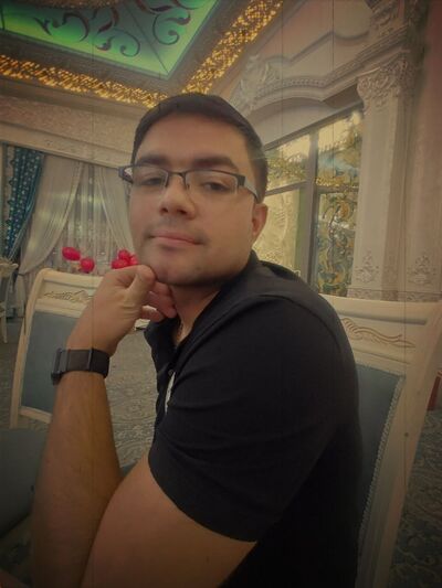  ,   Men, 33 ,   ,   