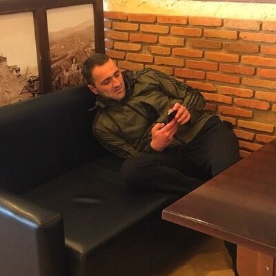  ,   Davit, 43 ,     , c 