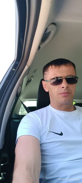  ,   Igor, 42 ,   ,   