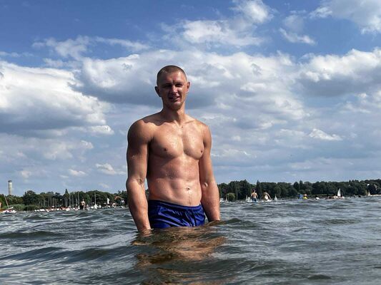  ,   Mikhail, 32 ,   ,   