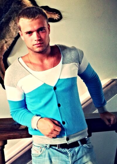  ,   Leon, 35 ,   