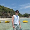  ,  Chin, 27