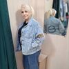  ,  Viktoria, 53