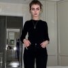  ,  JULIA, 23