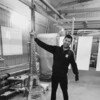  ,  Umrbek, 33